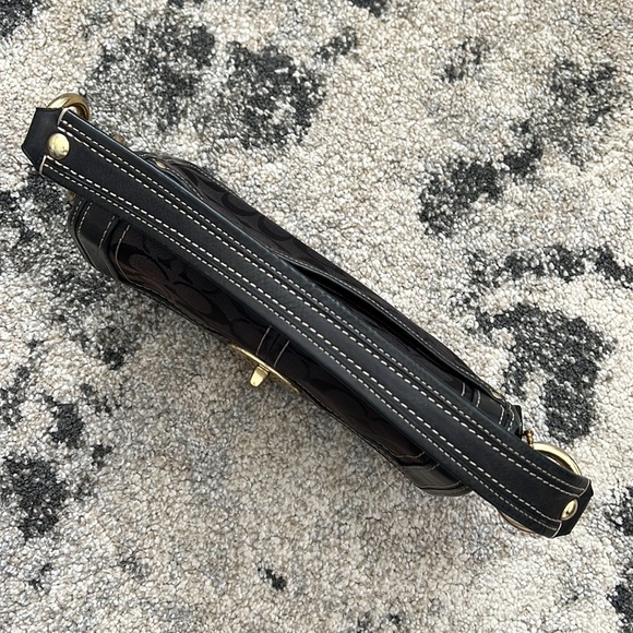 Coach - Picture 14 of 14